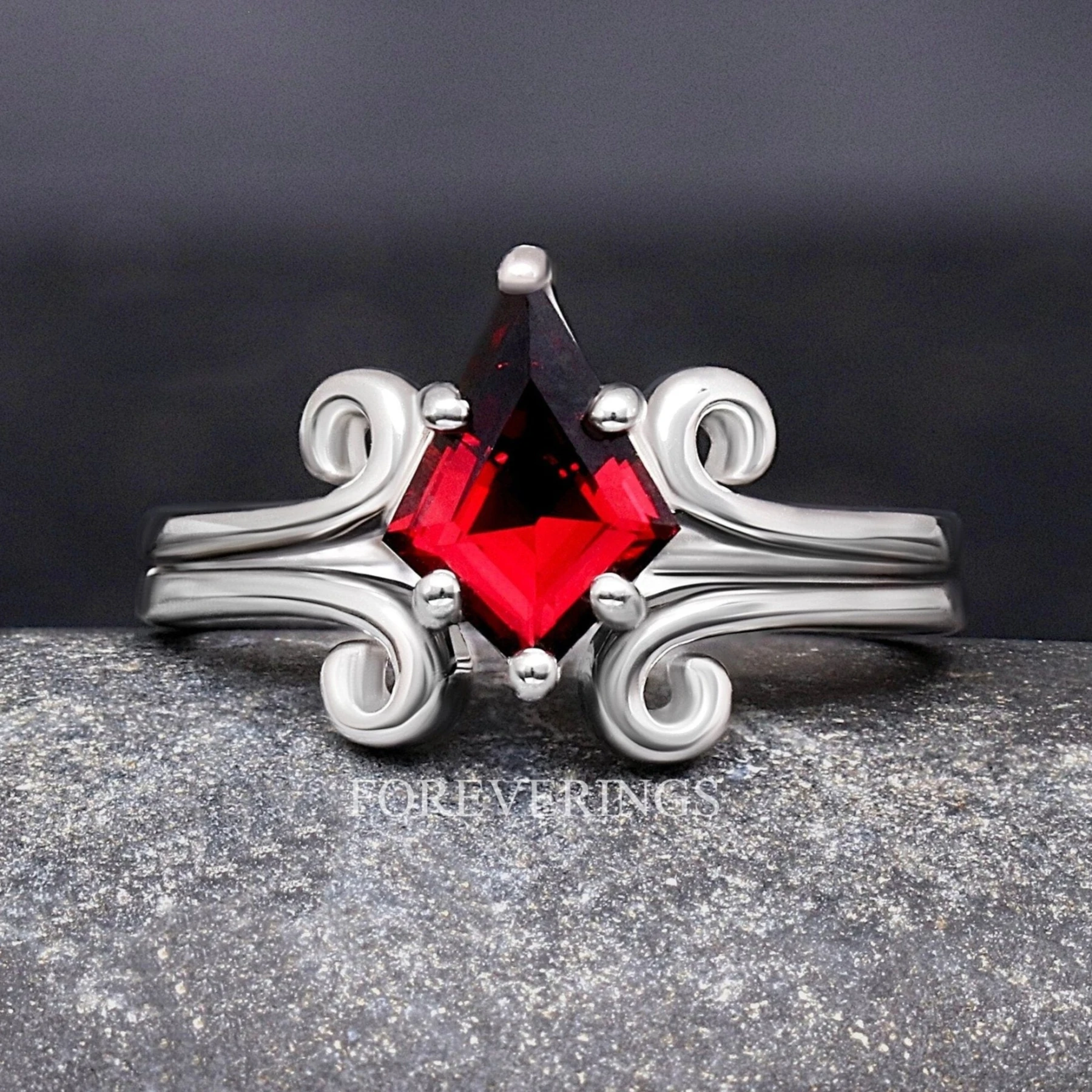 Twirl Natural Garnet Woman Wedding Ring, 925 Sterling Silver