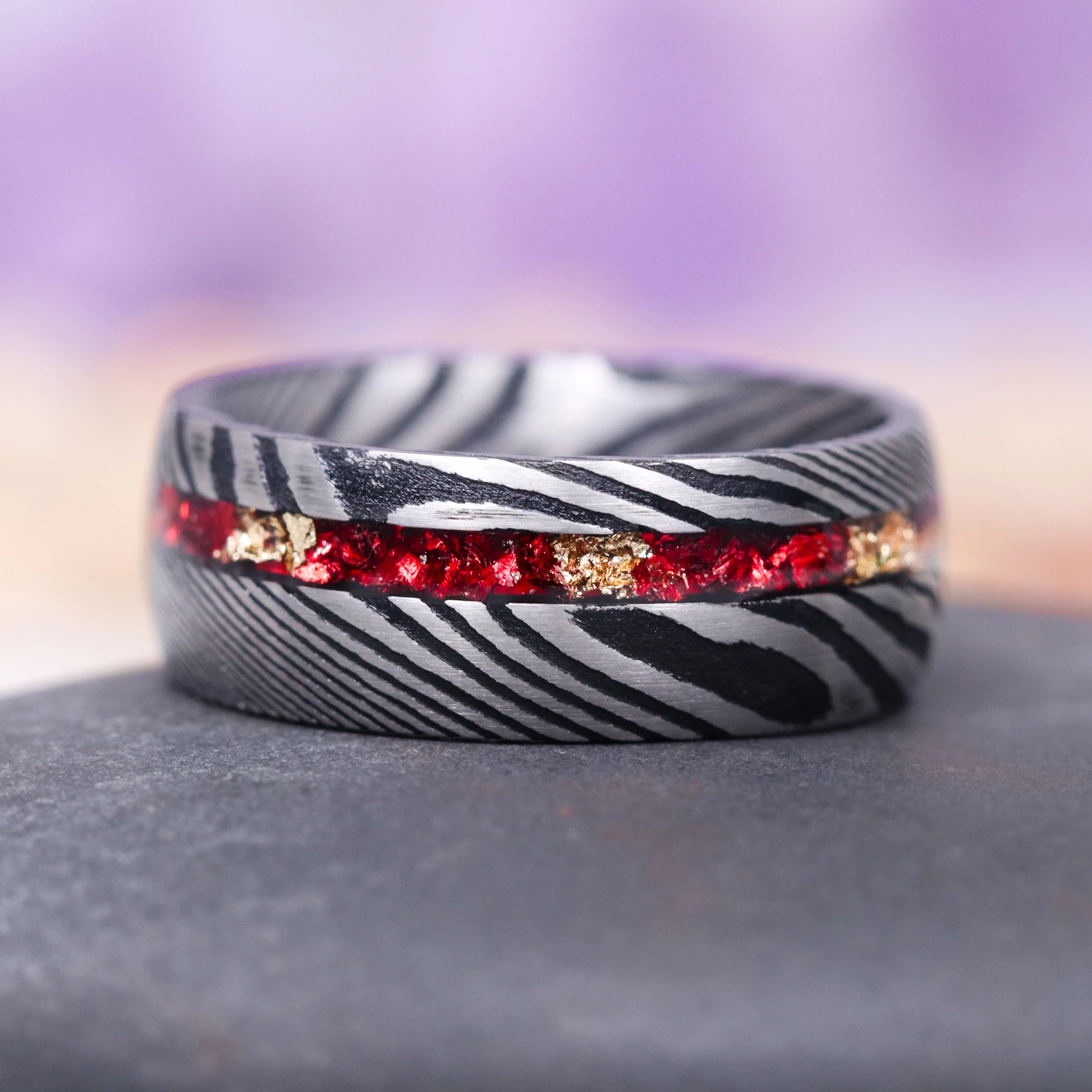 Crushed Red Garnet & Gold Leaf Men's Wedding Band in Damascus Steel (8mm)