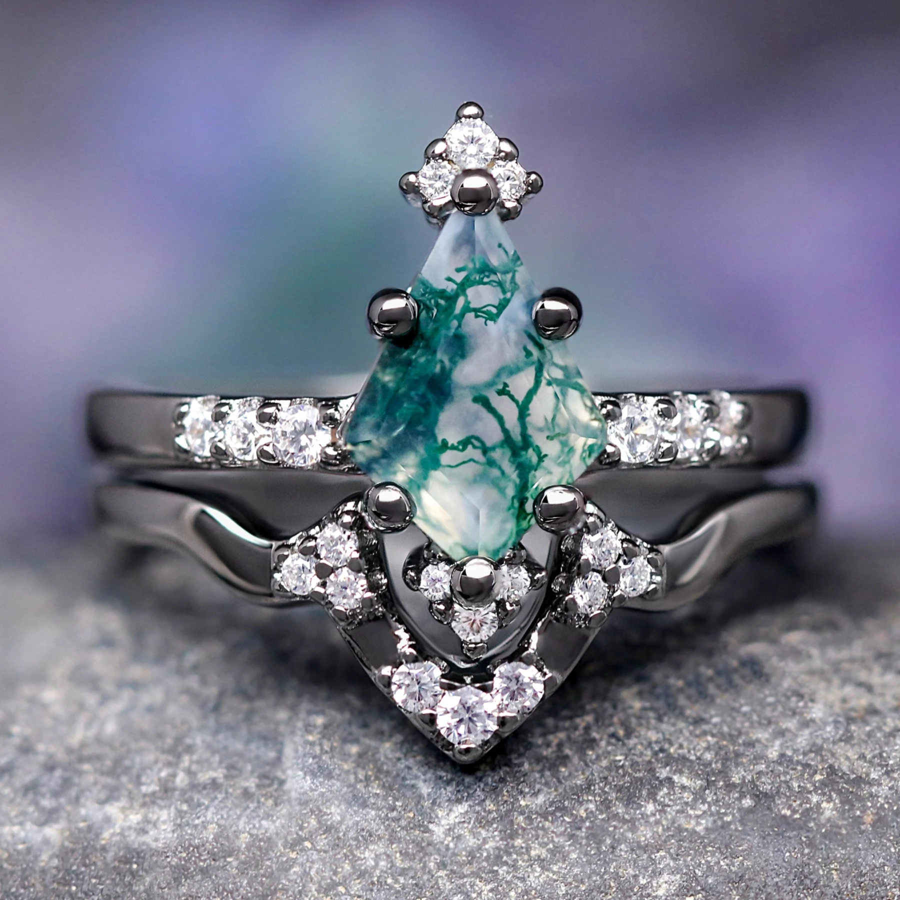 Weaver Green Moss Agate Engagement Ring Set, Black Kite Cut Ring