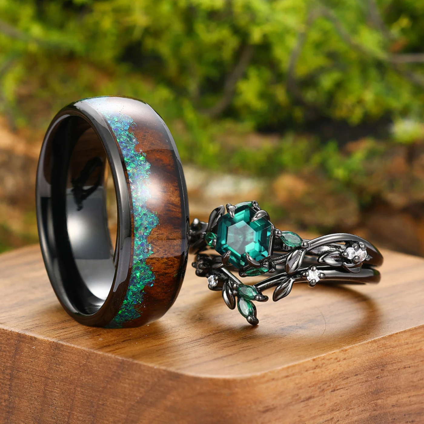 Unique Emerald Leaf Engagement Rings Set For Couples Personalized Green And Black Couples' Set - view 2