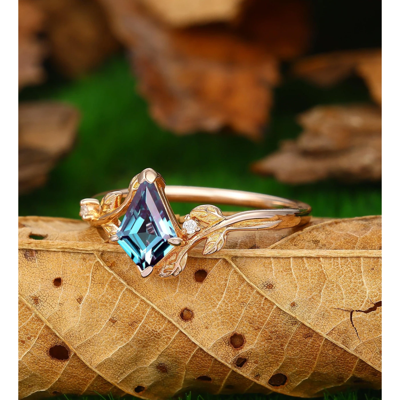 Antique Kite Shaped 1.35CT Alexandrite Engagement Ring Nature Inspired Wedding Promise Ring - view 2