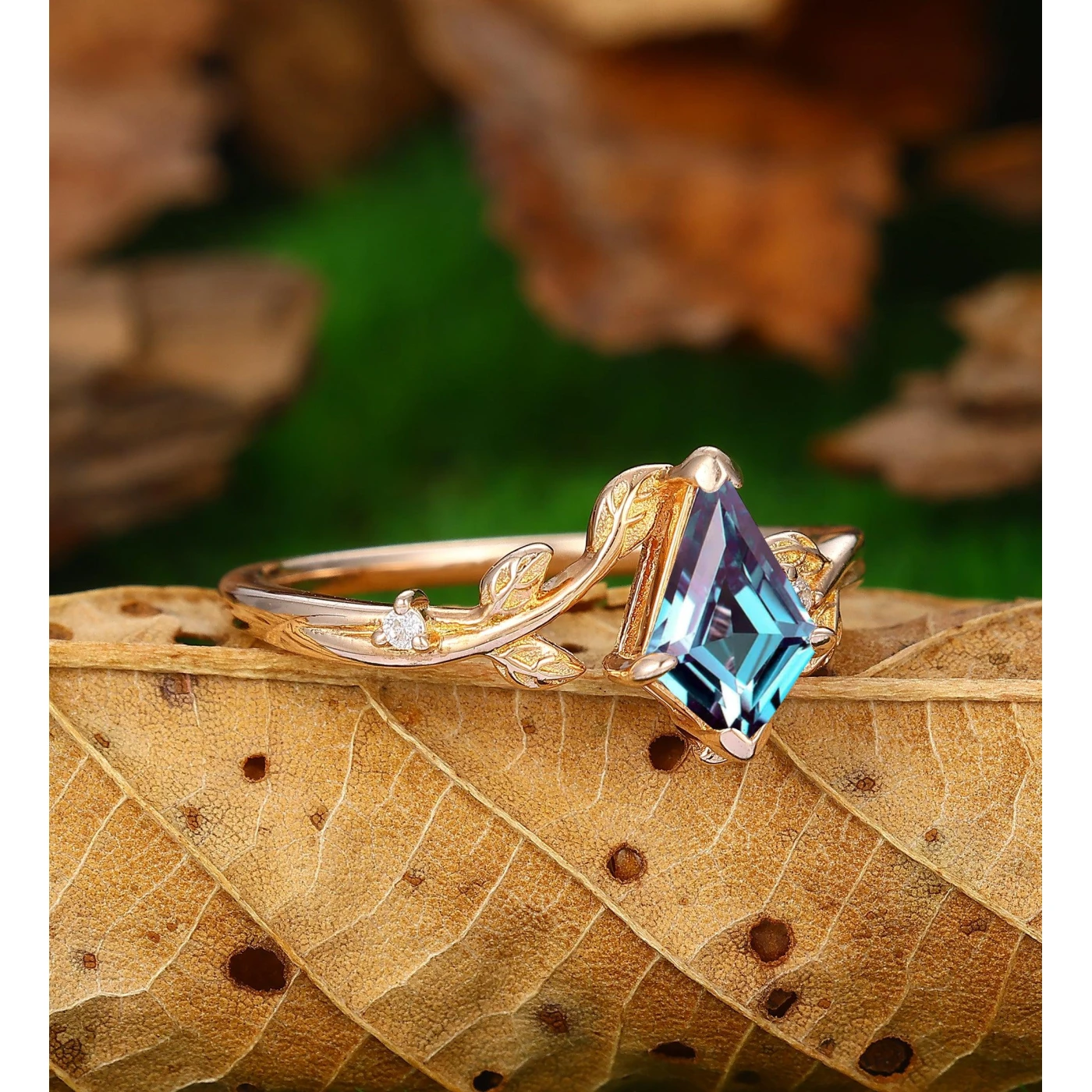 Antique Kite Shaped 1.35CT Alexandrite Engagement Ring Nature Inspired Wedding Promise Ring - view 3