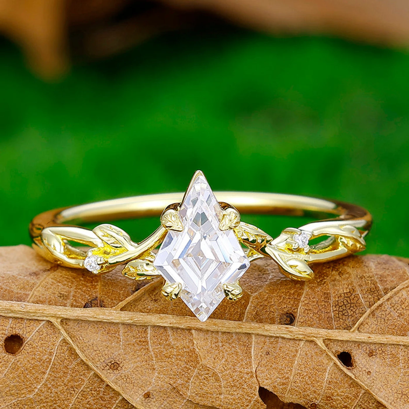 Unique 1.35CT Kite Cut Engagement Ring Crossed Shank Women Wedding Ring