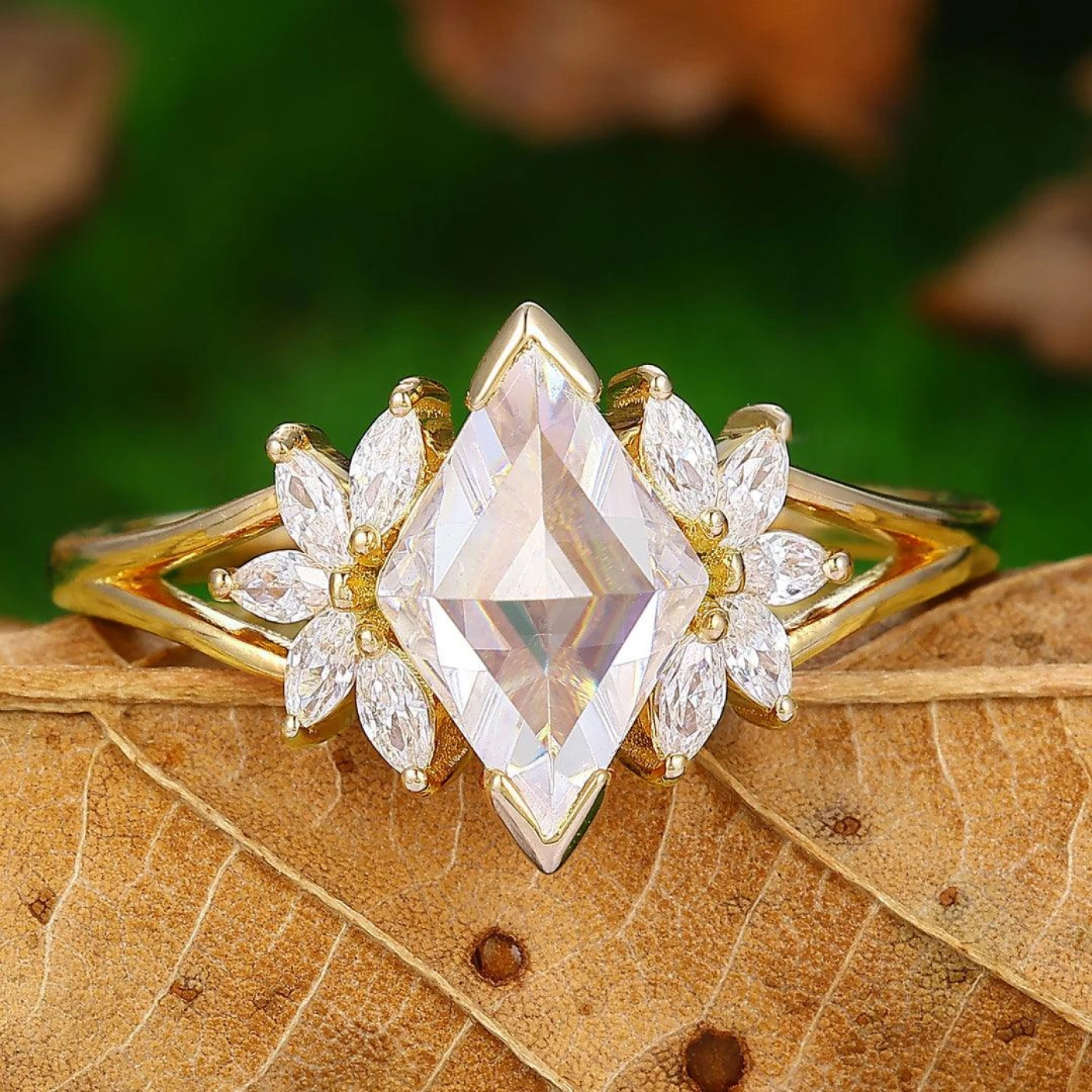 Vintage 2CT Split Shanke Prism Inverted Tower Cut Moissanite Engagement Ring Cluster Moissanite Ring - view 7