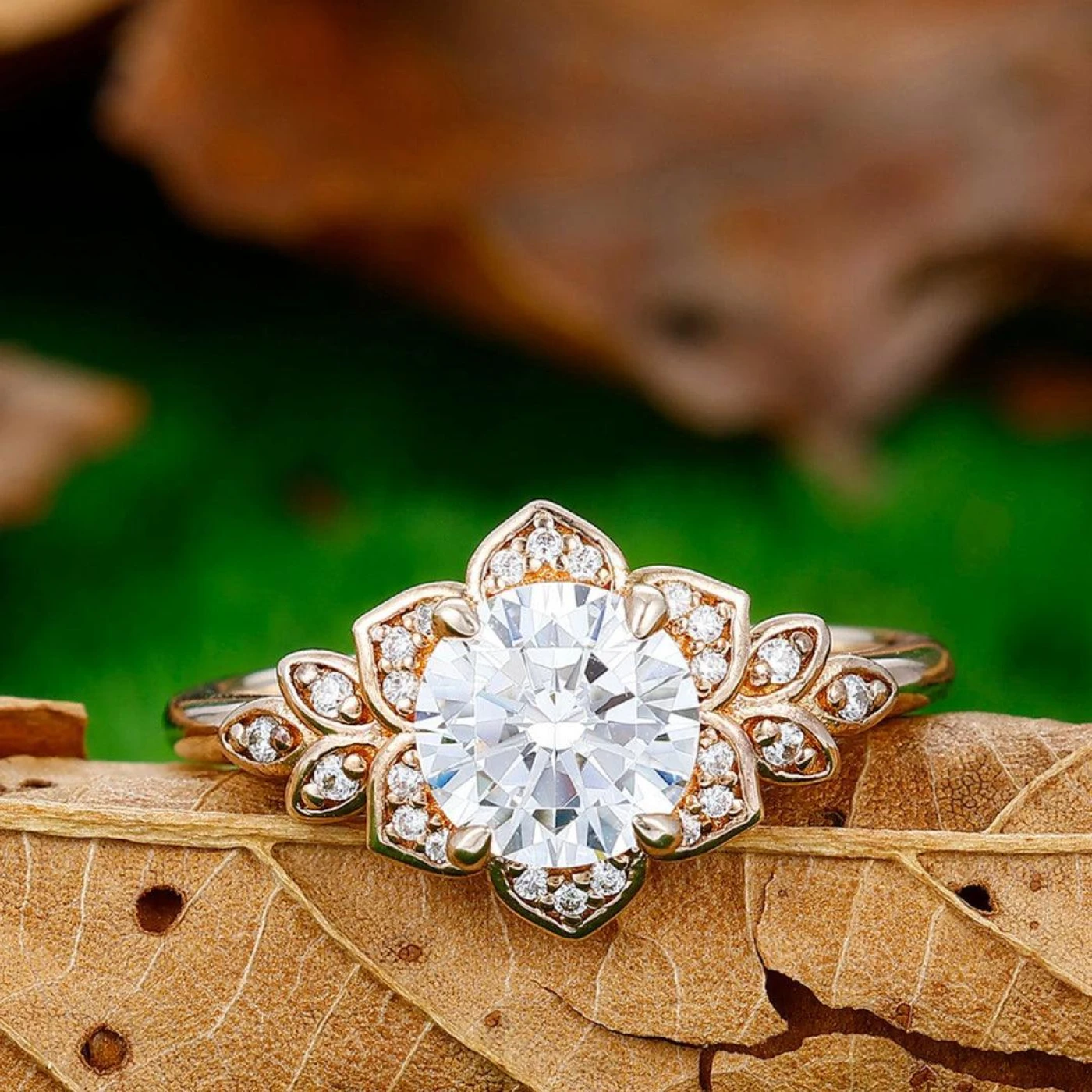 Round Cut Cluster Engagement Women Ring (IGI Certified)