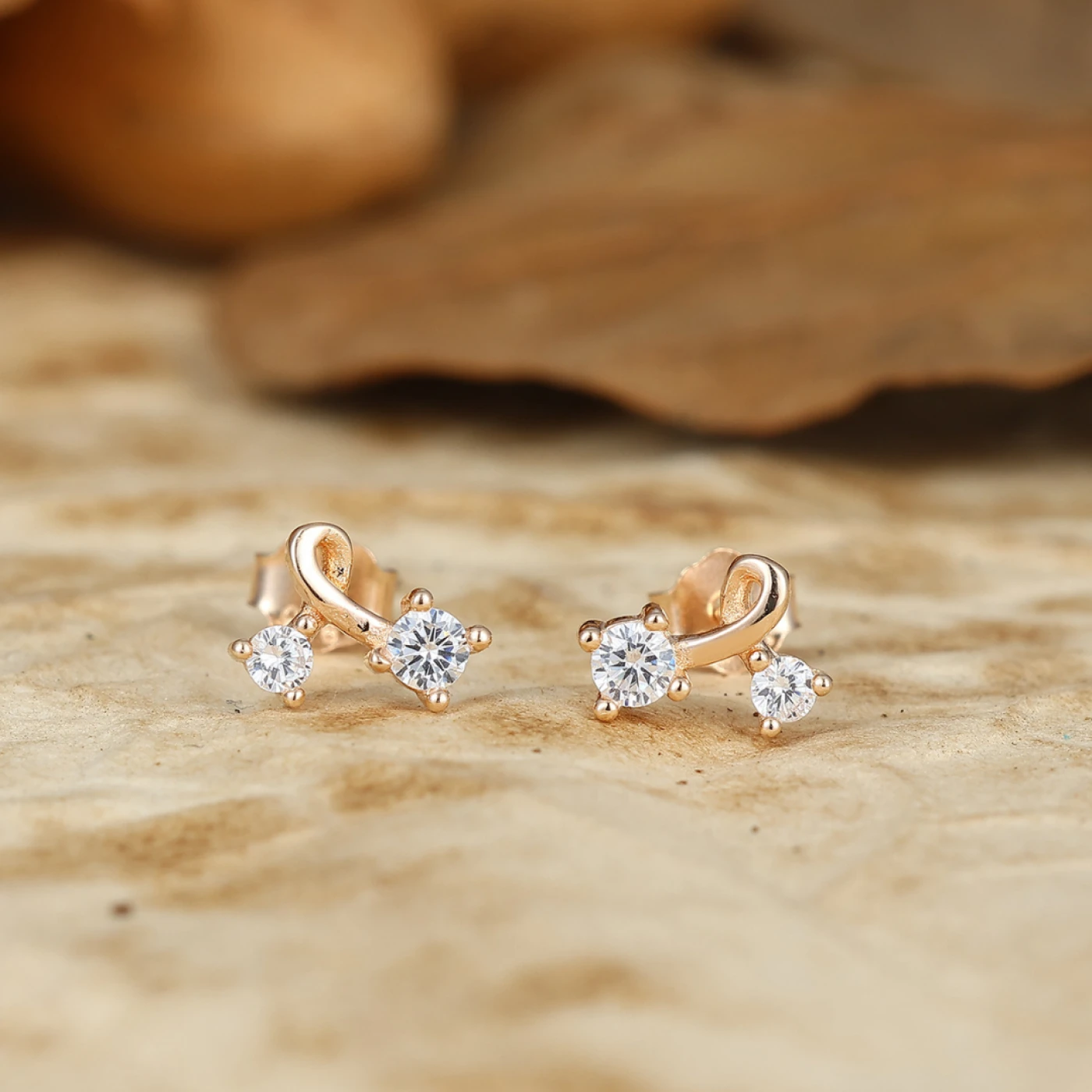 Minimalist Round Cut Moissanite Inlay Earrings Dainty Ear Studs For Women's Gift