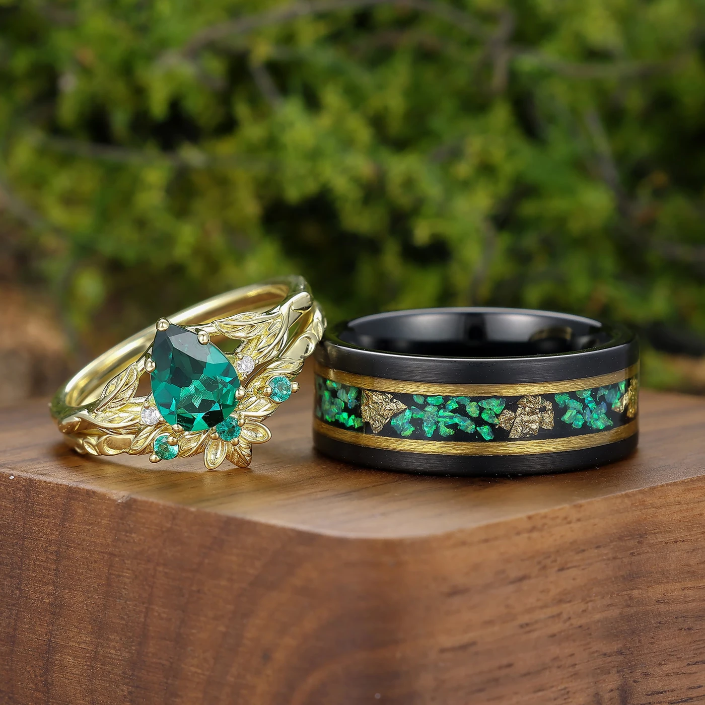 Unique Branch Design Pear Shape Emerald Leaf Engraved Couple Couple Rings