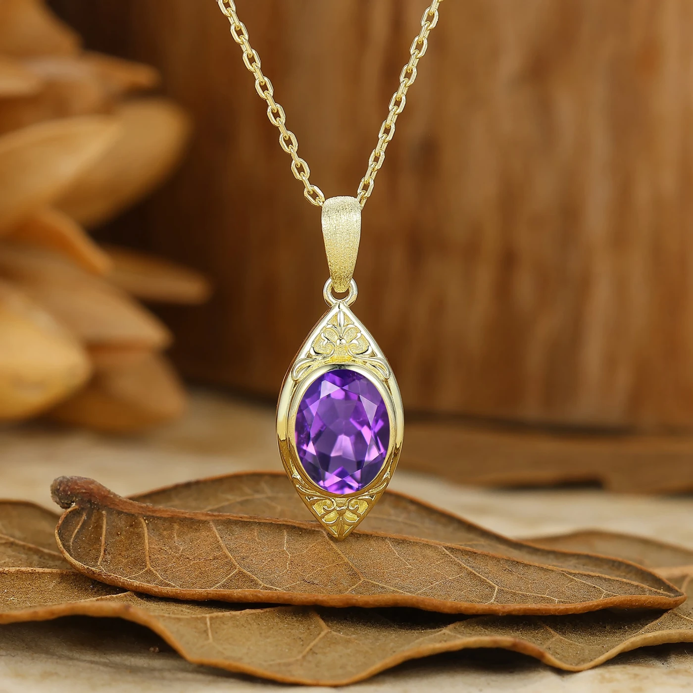 Vintage-Style Oval Cut Pendant C-Shaped Pendant Necklace For Her