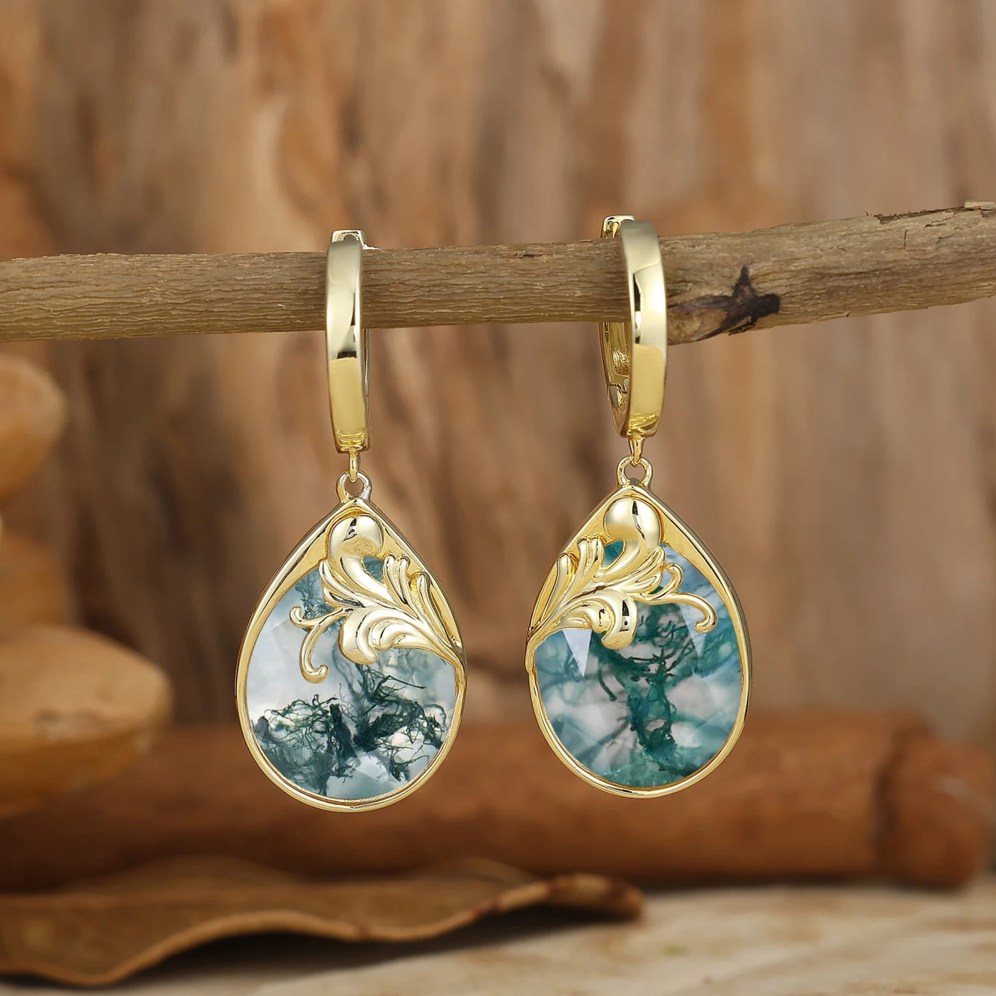 Egg-Pear Cut Acanthus Huggie Drop Earrings Royal Fairy Marriage Earrings For Her