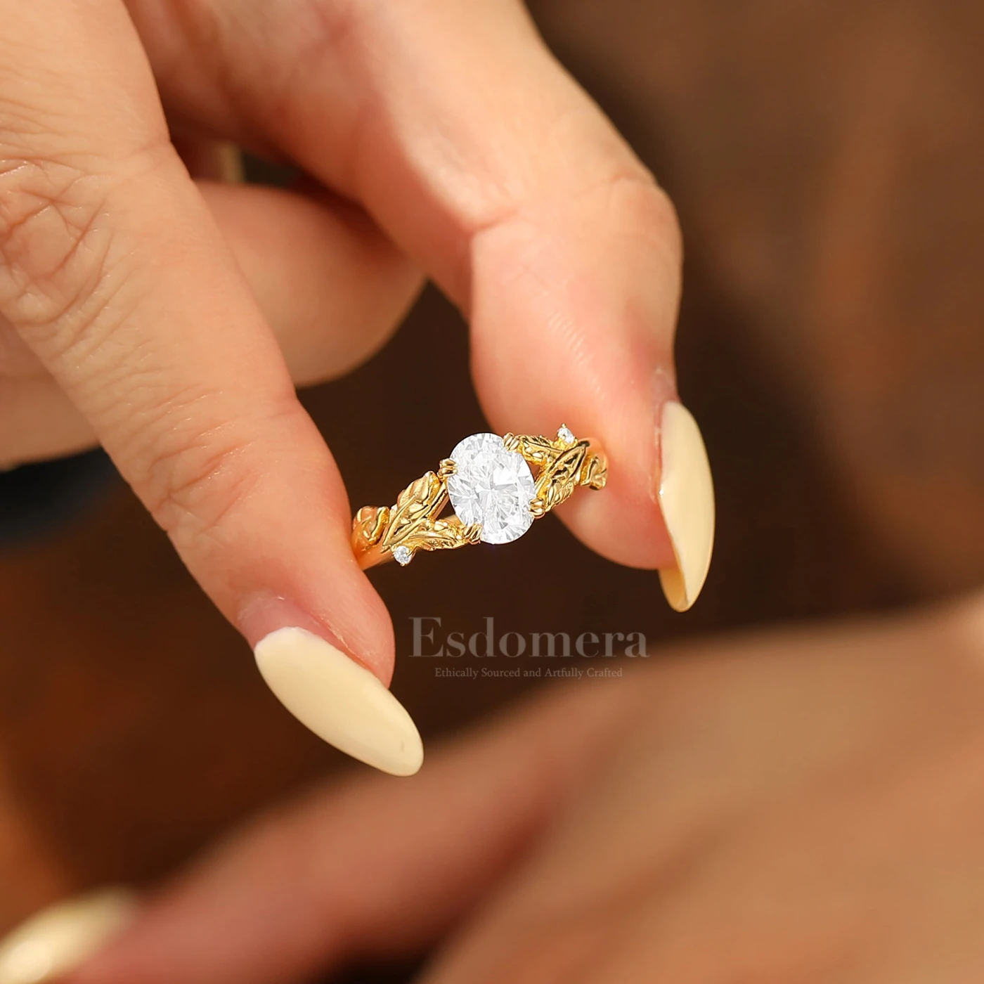 Romantic Leaf Motif Oval Cut Wedding Ring 14K Gold Double Claw Setting Ring
