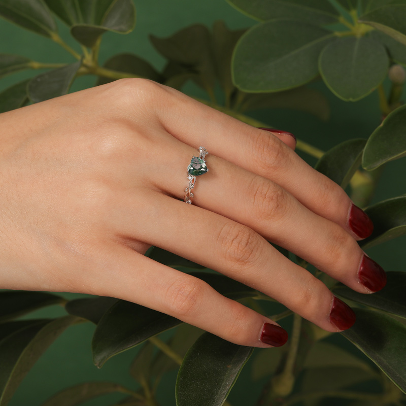 Juelvia Classic Nature Inspired Heart Moss Agate Ring