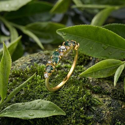 Juelvia Irregular Moss Agate Gold Wedding Band